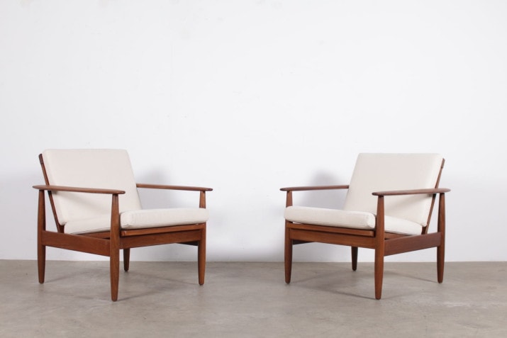 Suite of 2 Scandinavian armchairs