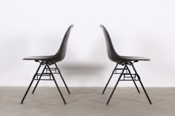 2 "DSS" Charles Eames Herman Miller stoelen