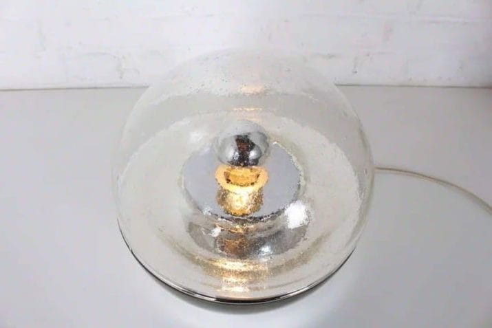 Geblazen glazen tafellamp