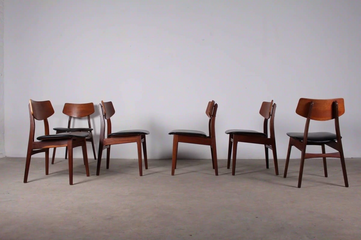 Suite of six Scandinavian chairs - Anonymous
