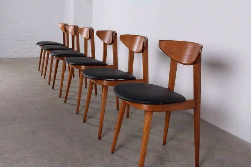 Suite of 6 chairs - Pierre Guariche
