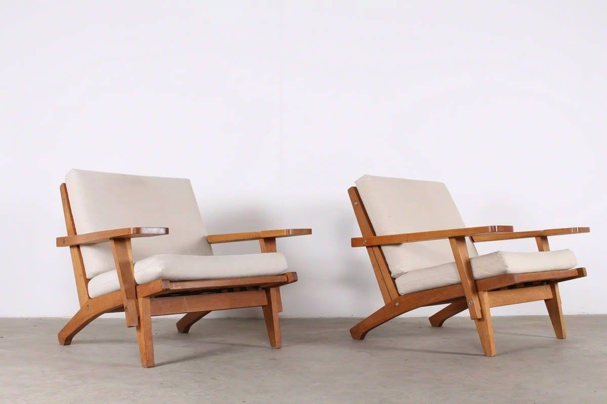 Rare pair of armchairs "GE 375" - HANS J. WEGNER for GETAMA