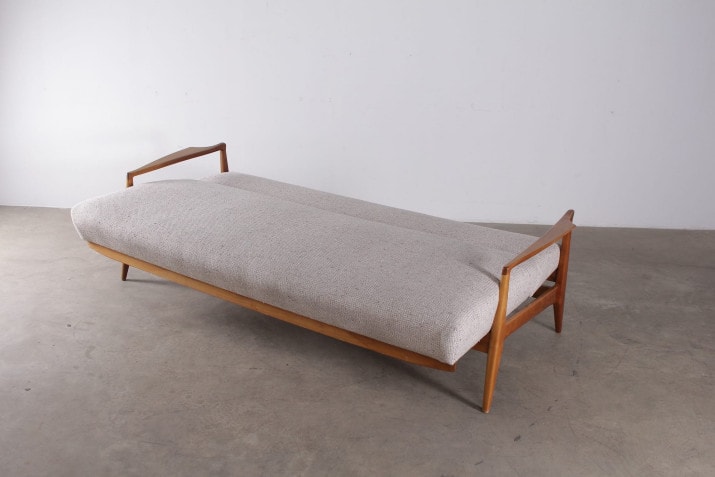 Scandinavian daybed sofa bed