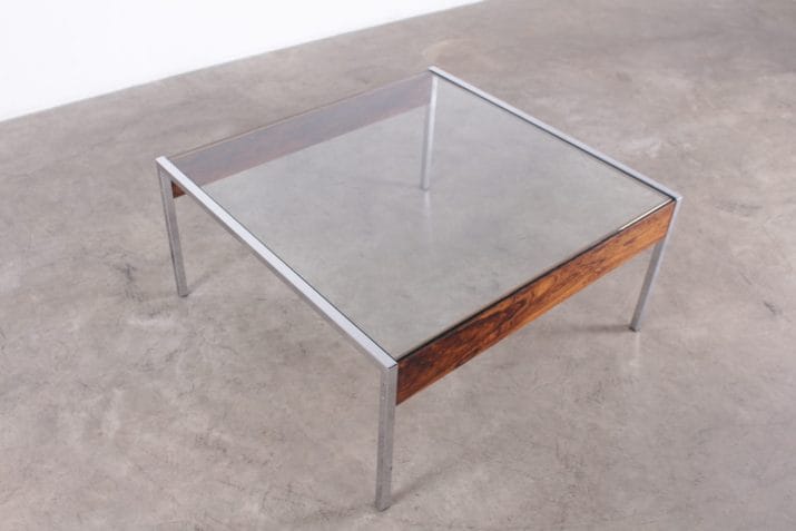 Minimalist coffee table
