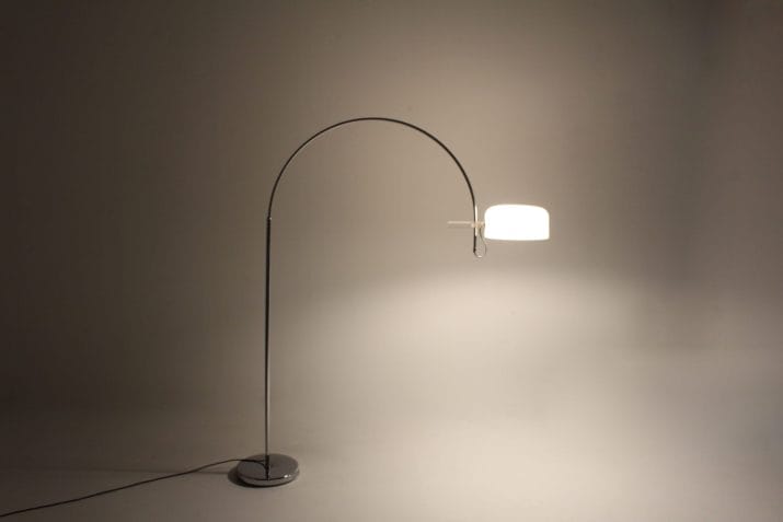 Adjustable arc floor lamp