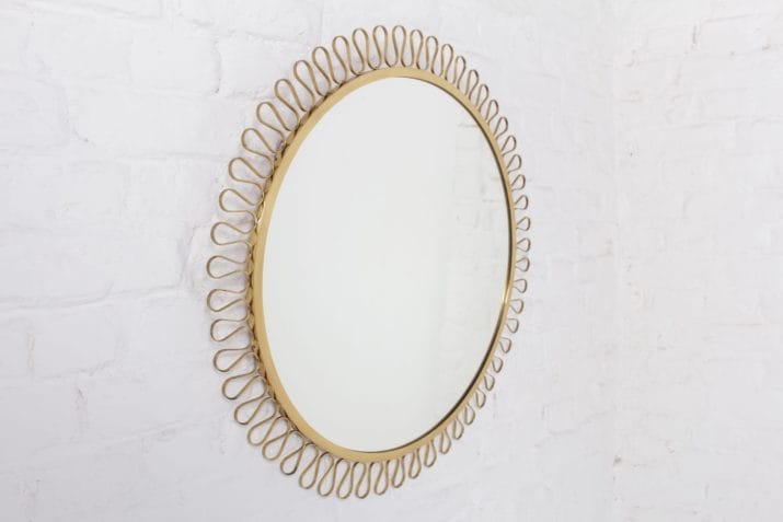Grote ronde spiegel in massief messing in de stijl van Josef Frank