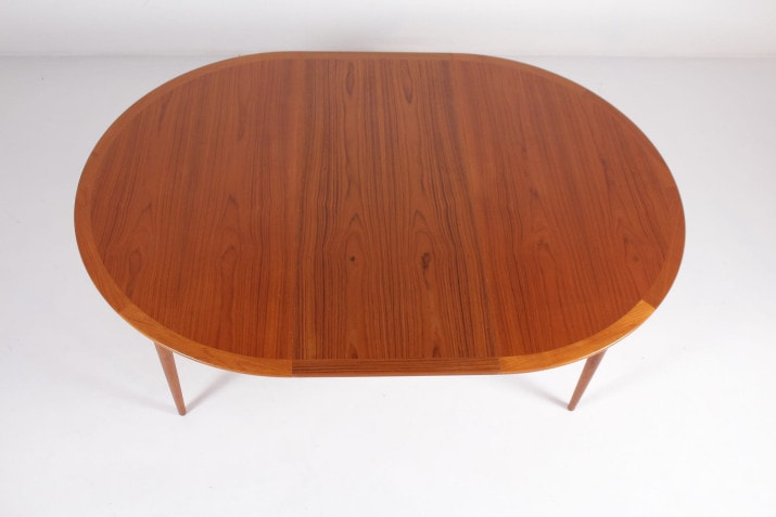 Arne Vodder round table with extensions for 4 to 10 people