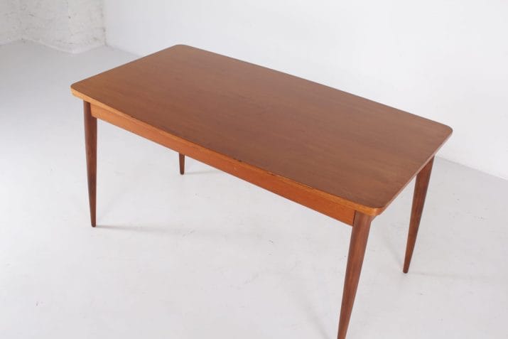 Oswald Vermaercke extension table (4 to 8 persons)