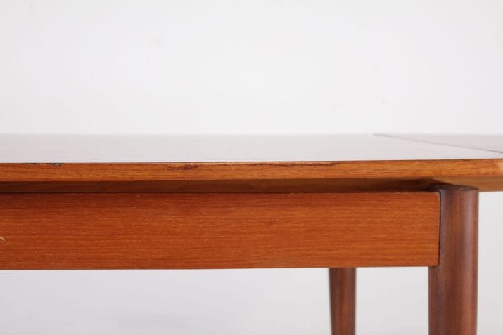 Oswald Vermaercke extension table (4 to 8 persons)