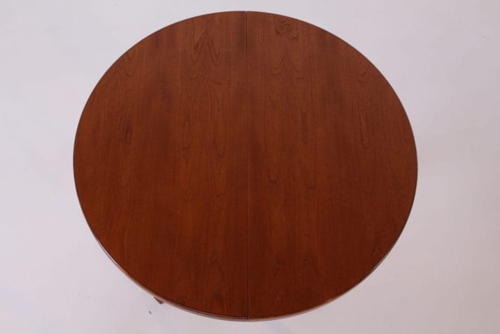 Scandinavian round table with one extension