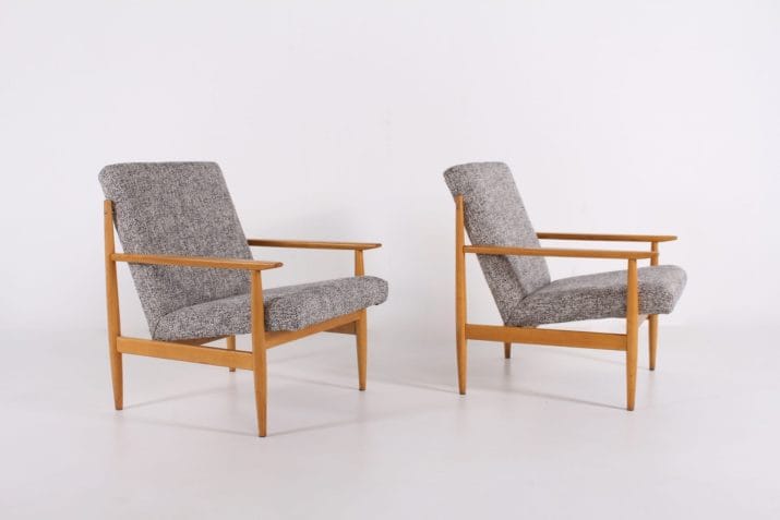 Pair of TON armchairs (Thonet)