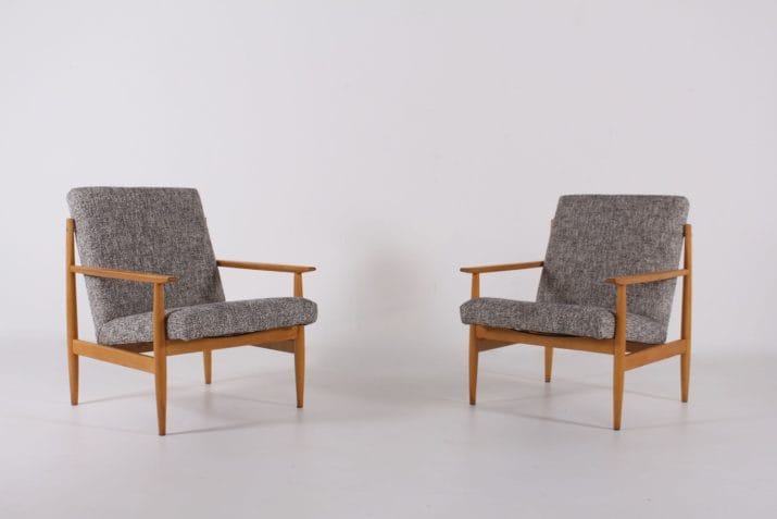 Pair of TON armchairs (Thonet)