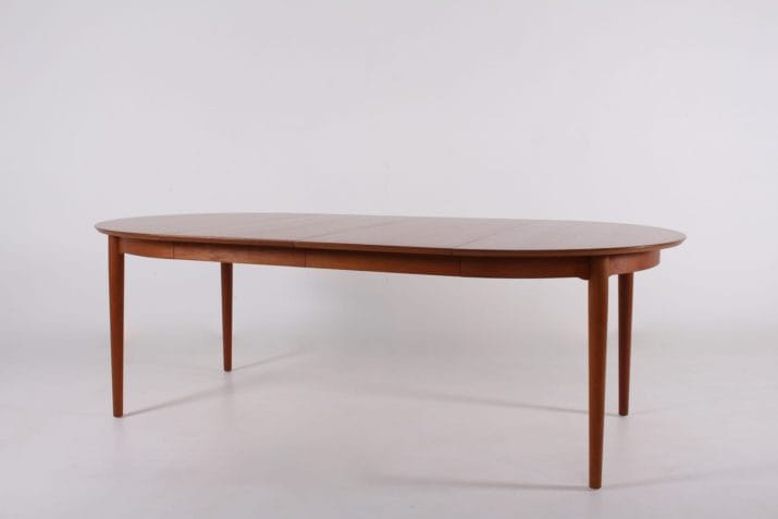 Arne Vodder "Model 204" ronde tafel met 2 bladen