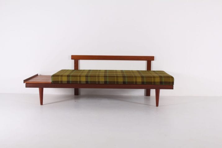 Scandinavian bench seat - daybed