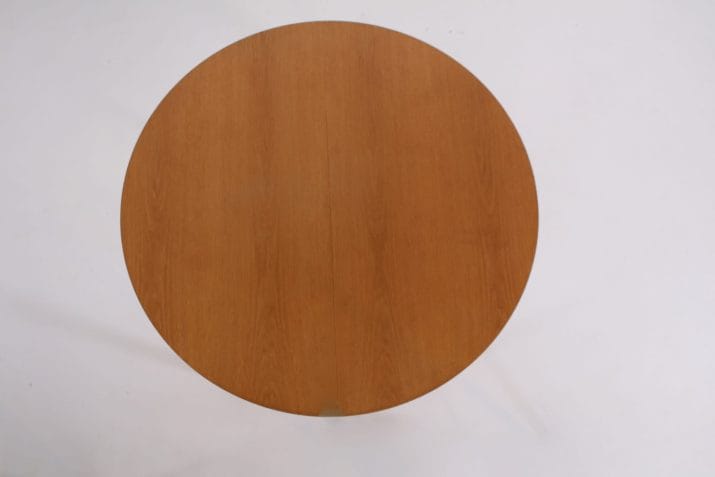 Pastoe round table with extension leaf
