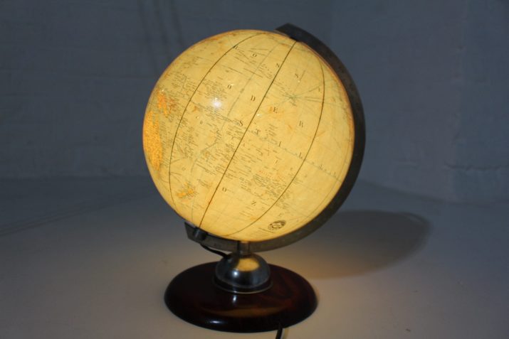 Illuminated glass world map