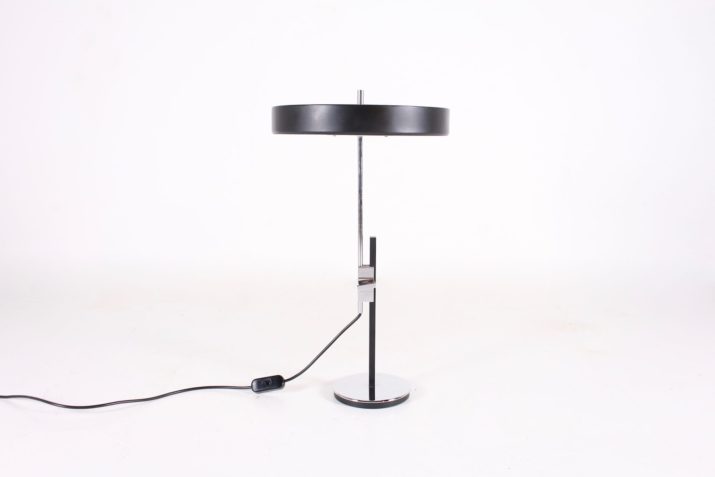 Adjustable modernist lamp