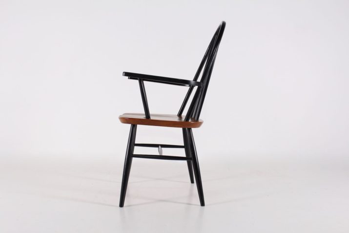 chaise fauteuils accoudoir noire style tapiovaaraIMG 2279