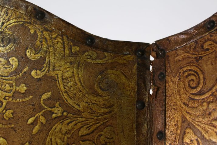 Baroque screen in Cordoba leather