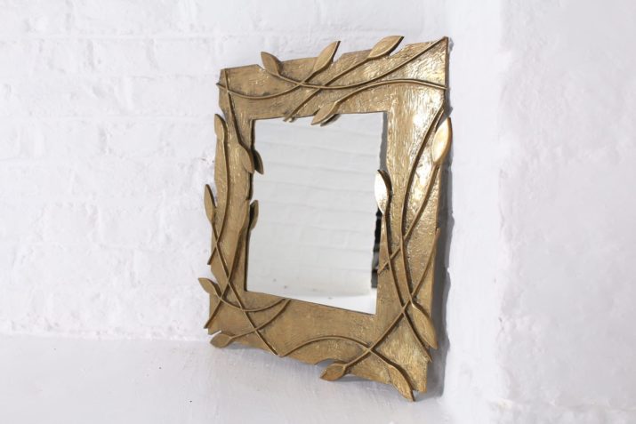 Square mirror with plant decoration
