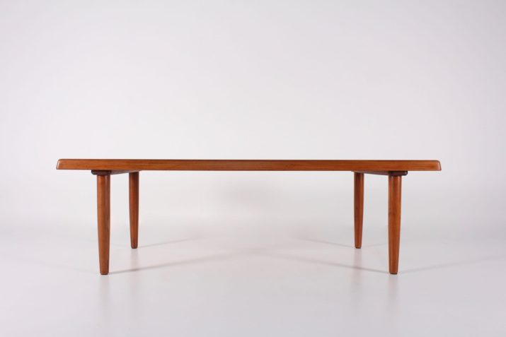 Large Danish coffee table in solid teak
