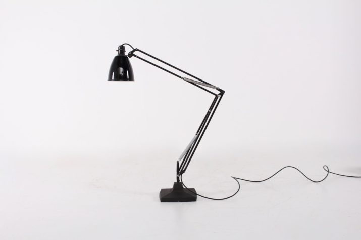 Anglepoise lamp model 1208 around 1935.