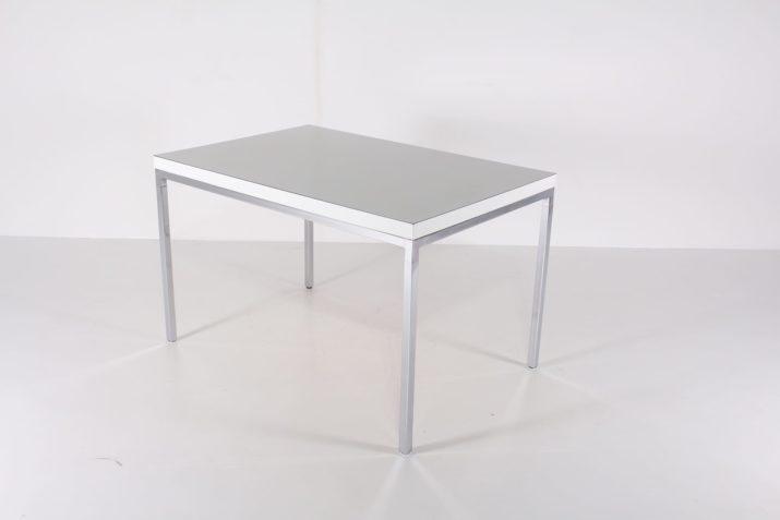 Minimalist table Rudi Verelst