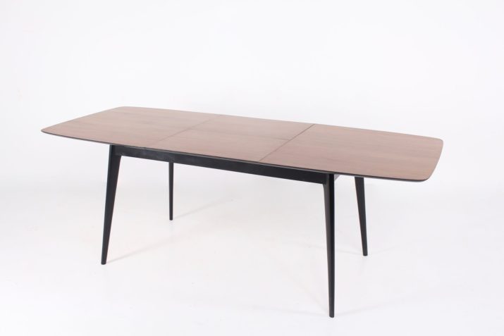 Uitschuifbare tafel T1 Alfred Hendrickx & Belform