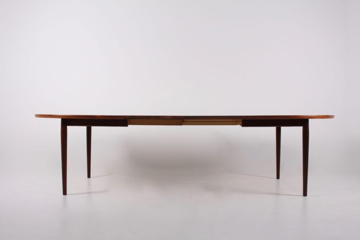 Oval table with extensions in rosewood Arne Vodder & Sibast