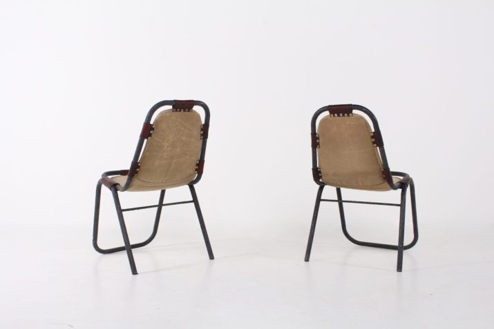 2 Charlotte Perriand-stijl stoelen