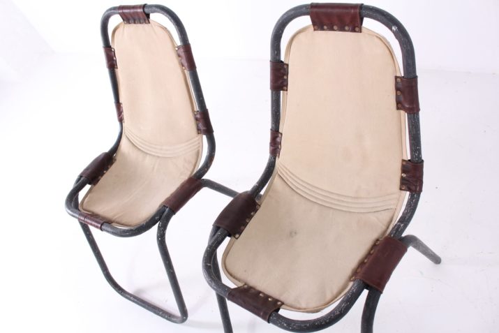 2 Charlotte Perriand-stijl stoelen