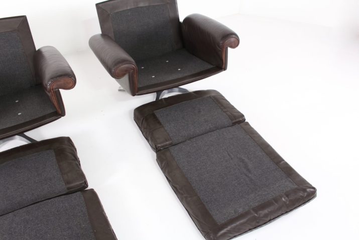 Pair of leather swivel chairs from Sede "DS-31
