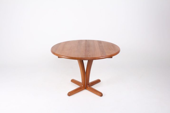 Danish round table with extension leaf