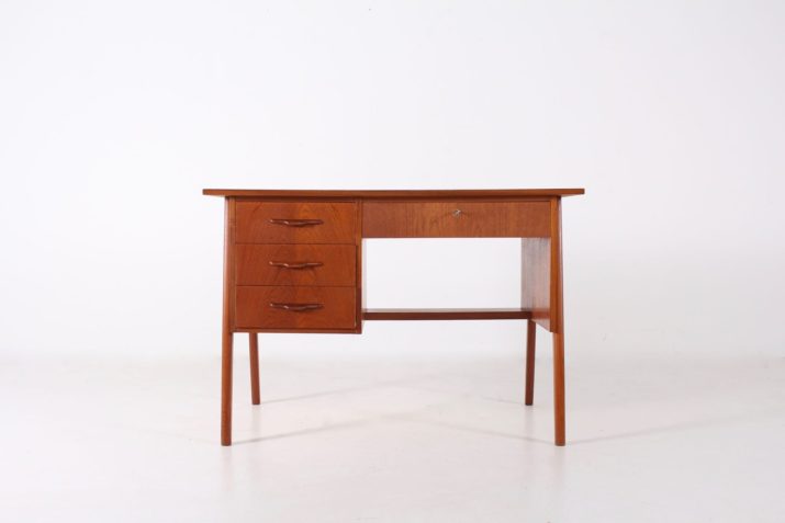 Small Scandinavian desk with all sides