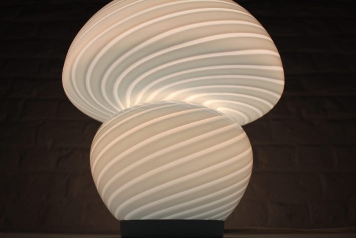 Mushroom lamp in Murano glass