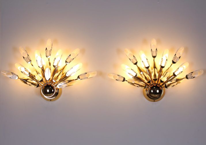 Pair of sconces "Comet" in crystal and brass.
