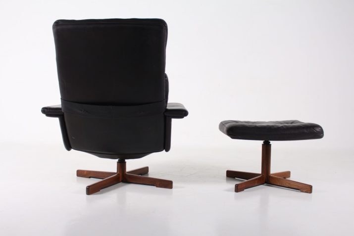 Noorse draai- en kantelbare loungestoel in zwart leder
