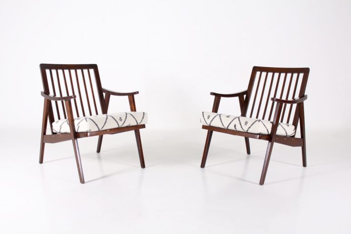 Paar modernistische "bezoekers" fauteuils