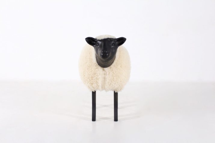 In the taste of François-Xavier Lalanne, sheep