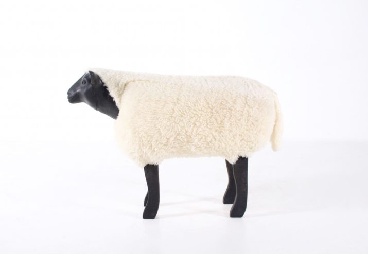 In the taste of François-Xavier Lalanne, sheep