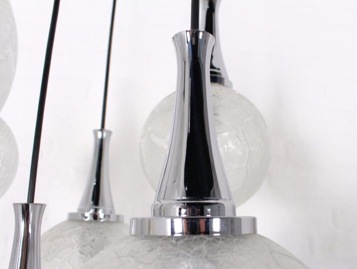 Cascade chandelier with 7 globes
