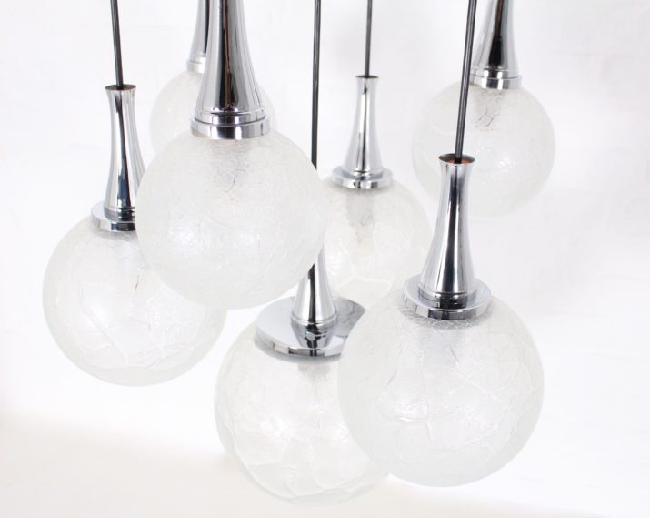 Cascade chandelier with 7 globes