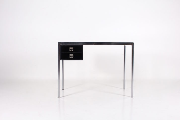 Minimalist side desk