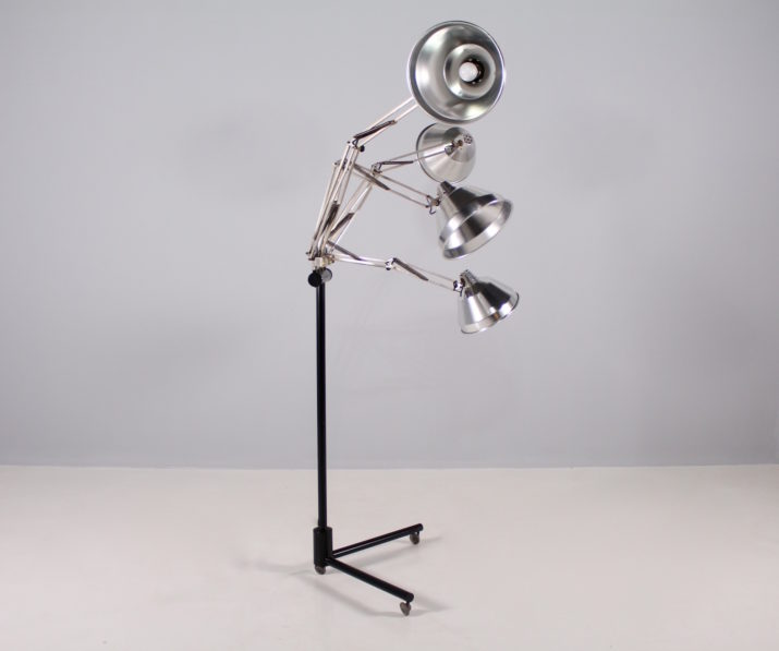 Workshop lamp with 4 arms