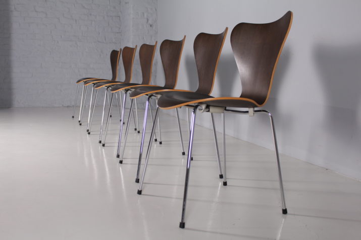 6 '3107' stoelen Arne Jacobsen & Fritz Hansen