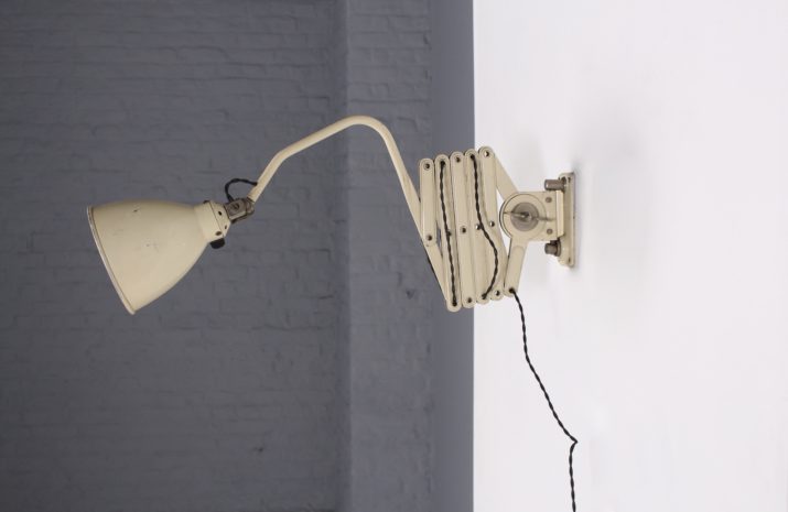 Scissor" articulated Bauhaus wall lamp