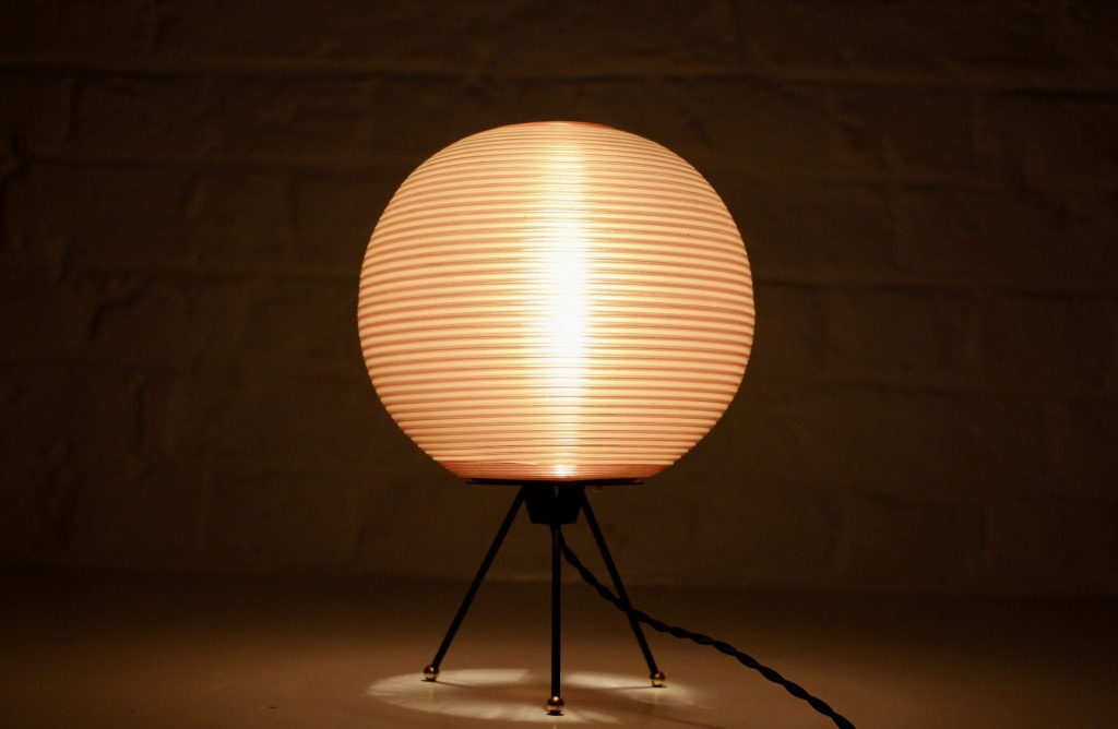 Lampe Boule Tripode PlastiqueIMG 9740
