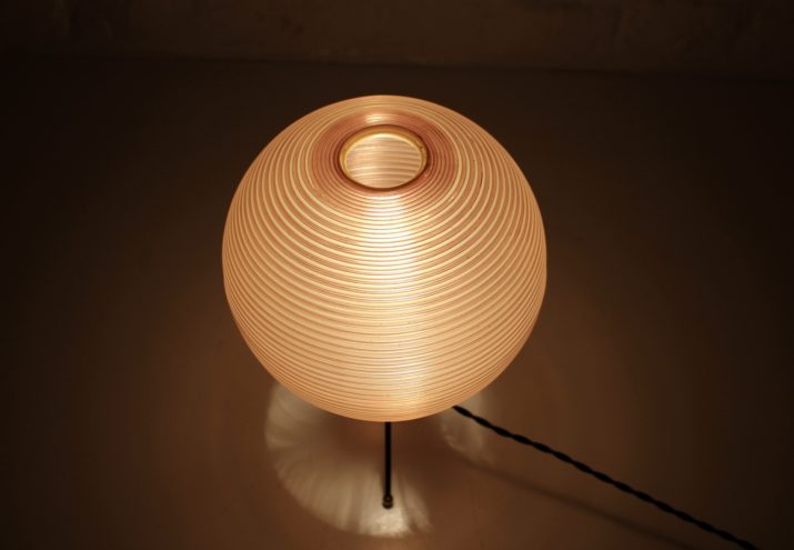 Lampe Boule Tripode PlastiqueIMG 9750