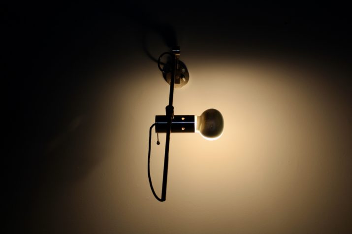 Tito Agnoli & O'Luce: Draaibare wandlamp '194'.