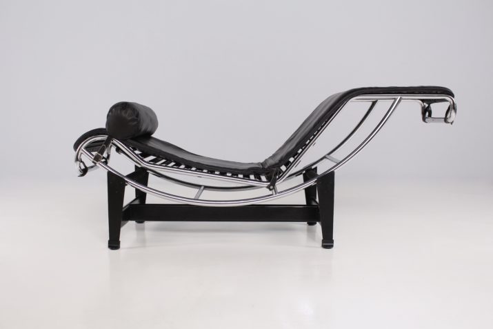 LC4 lounge stoel, Charlotte Perriand voor Le Corbusier.